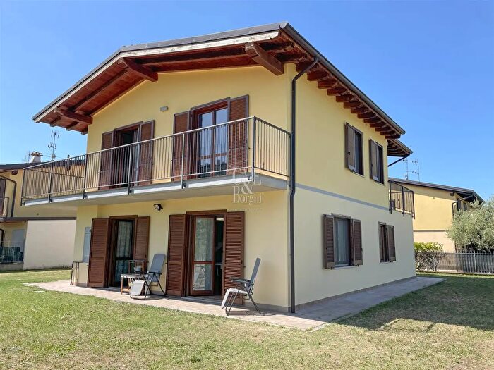 Casa con 7 locali in vendita in Via Thomas Edison, Rivanazzano
