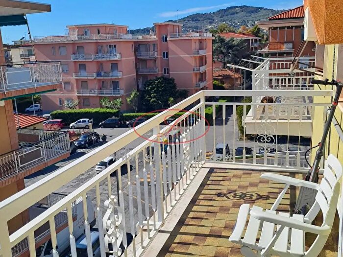 Appartamento bilocale in vendita in Piazza Costituzione, Diano Marina