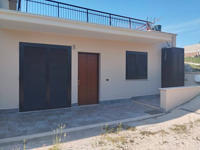 Appartamento trilocale in affitto in Via Farense, Passo Corese, Fara in Sabina