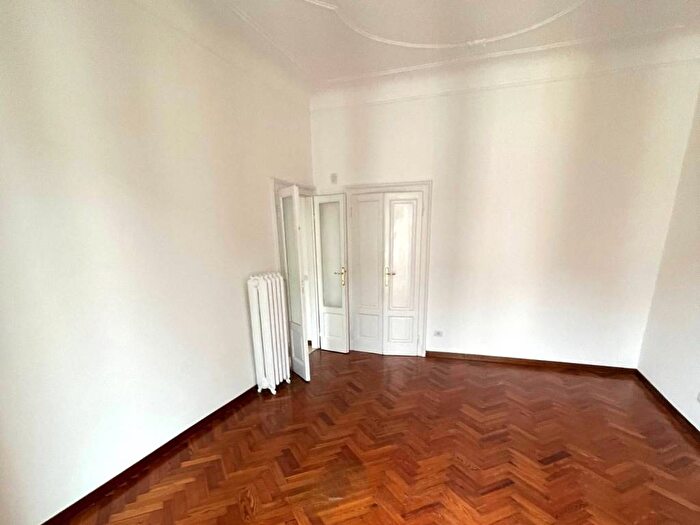 Appartamento quadrilocale in affitto in Via Spartaco, Montenero, Milano