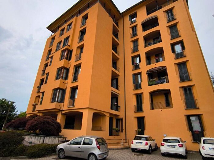 Appartamento trilocale in affitto in Viale Ticino, Centro, Sesto Calende