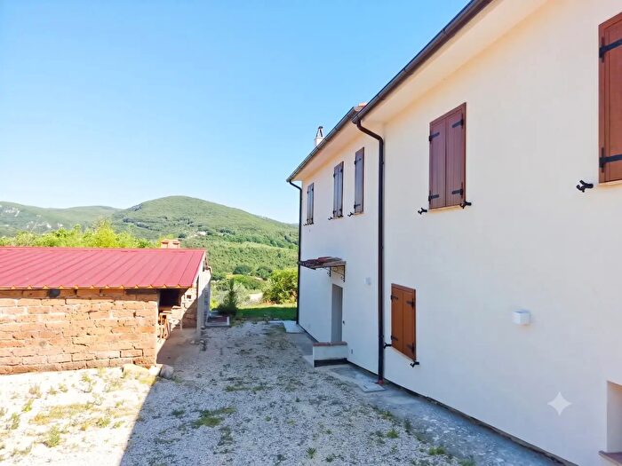 Casa con 7 locali in vendita in Strada di Camerata, Amelia