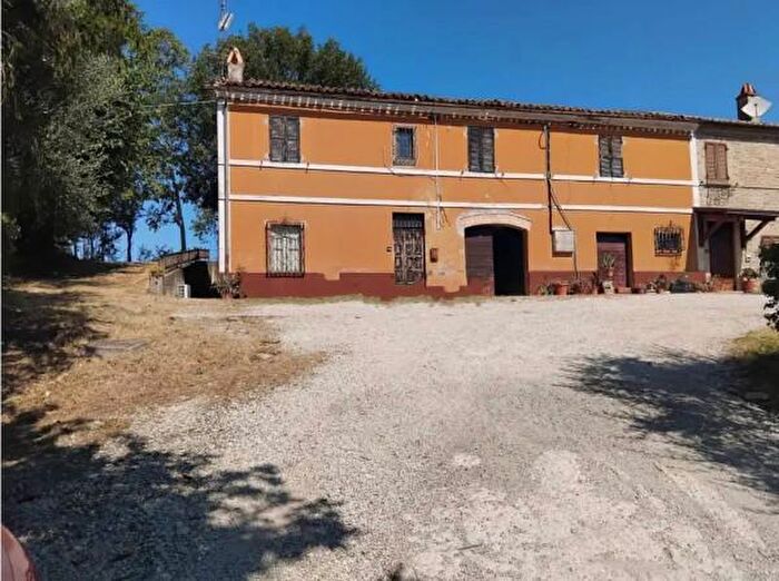 Casa con 6 locali in vendita in Via Vergineto Campagna, Terre Roveresche