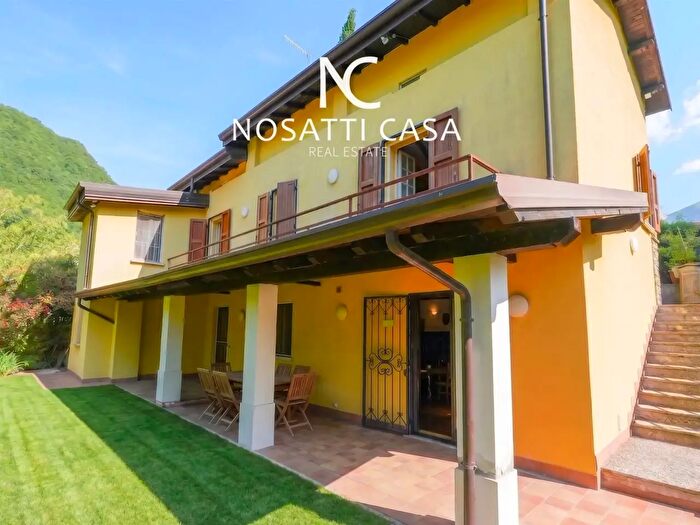 Casa con 6 locali in vendita in Via Fontane, Gardone Riviera
