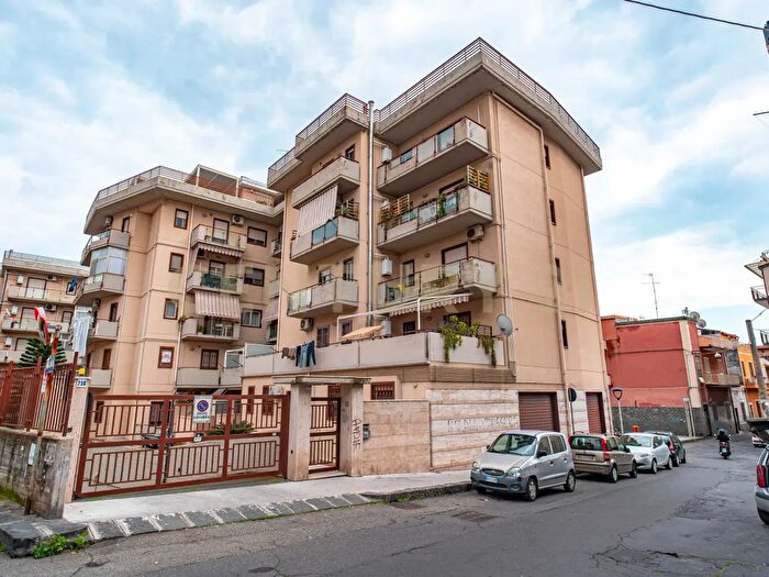 Appartamento quadrilocale in vendita in Via Acquedotto Greco, Catania