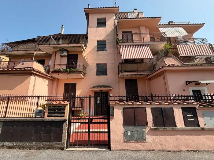 Appartamento con 5 locali in vendita in Via Antonino Salinas, Roma