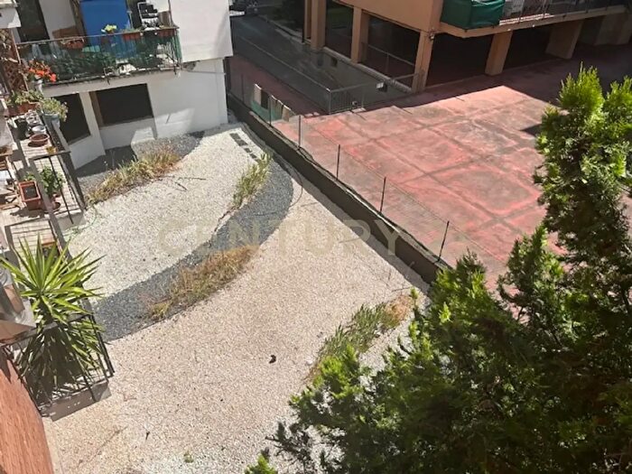 Appartamento con 5 locali in vendita in Via Merano, Verona