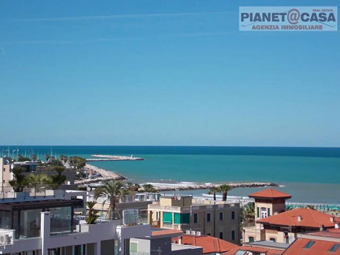 Appartamento con 8 locali in vendita in Via Piemonte, San Benedetto Del Tronto
