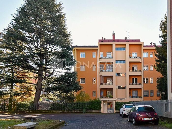 Appartamento con 5 locali in vendita in Via Giornate, Legnano