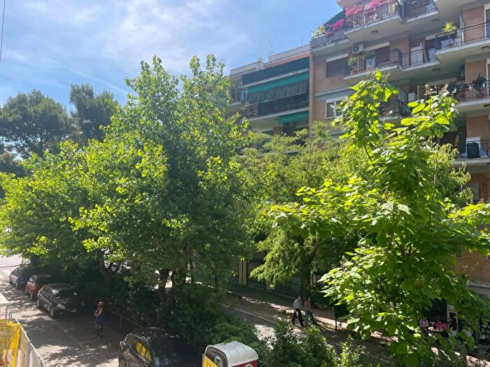 Appartamento con 5 locali in vendita in Via di Villa Bonelli, Roma