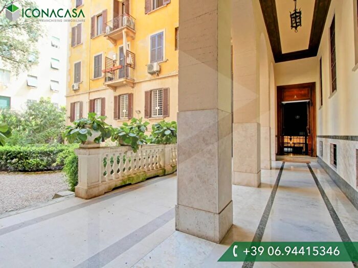 Appartamento quadrilocale in vendita in Via Eleonora dArborea, Roma