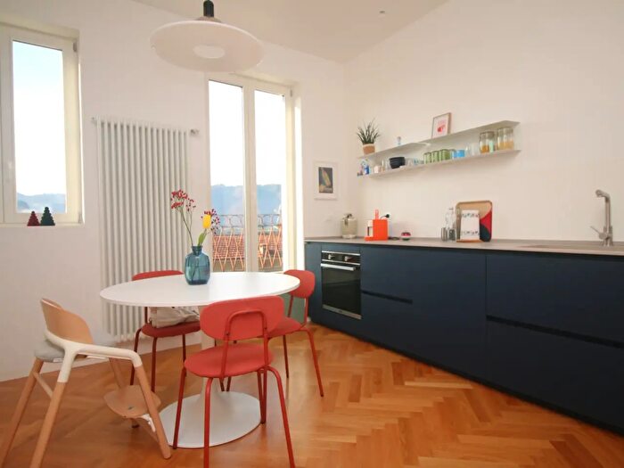 Appartamento trilocale in vendita in Salita San Donato, Como