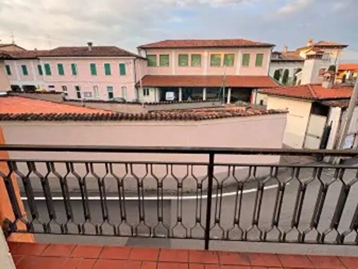 Appartamento trilocale in affitto in Vicolo Bianchi, Travagliato