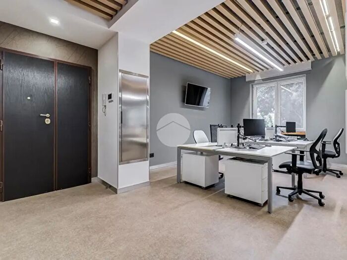 Appartamento quadrilocale in vendita in Viale Cristoforo Colombo, Roma