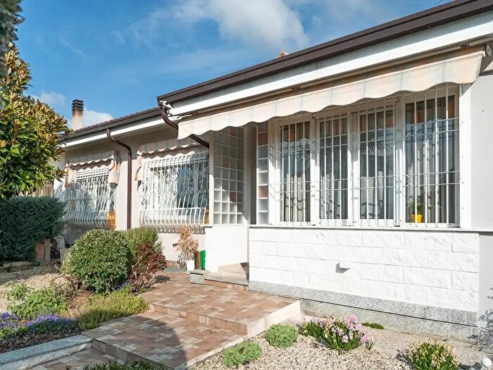 Casa quadrilocale in vendita in Strada Provinciale, Tortona