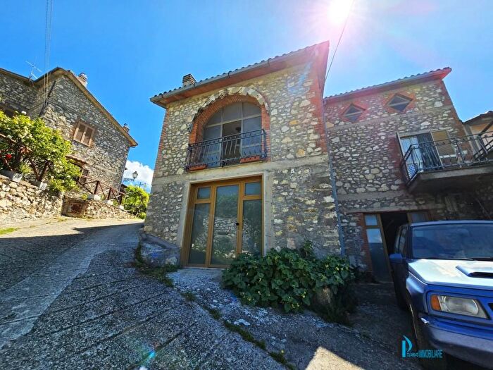 Casa con 7 locali in vendita in Via Colle di Miranda, Terni