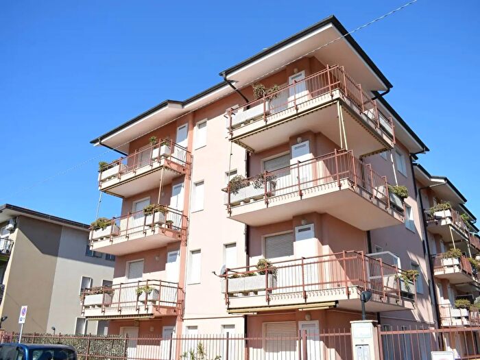 Appartamento trilocale in vendita in Via Diano Calderina, Diano Marina