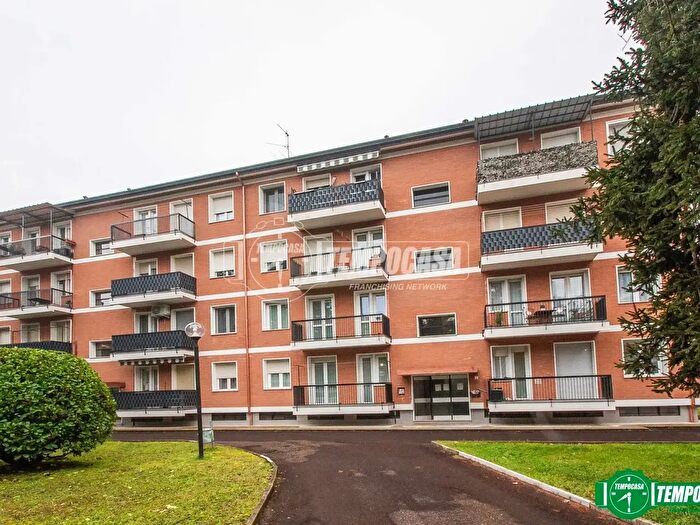 Appartamento trilocale in vendita in Rescaldina