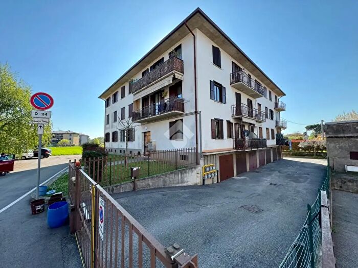 Appartamento trilocale in vendita in Piazza Facheris, Presezzo