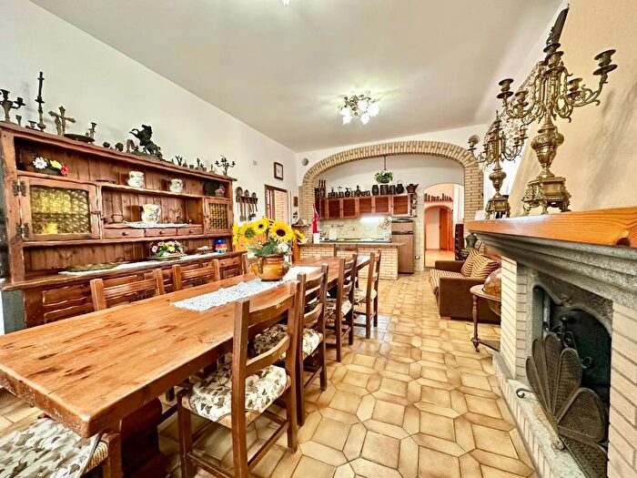 Appartamento bilocale in vendita in Via Monte Verde Nettuno, Nettuno