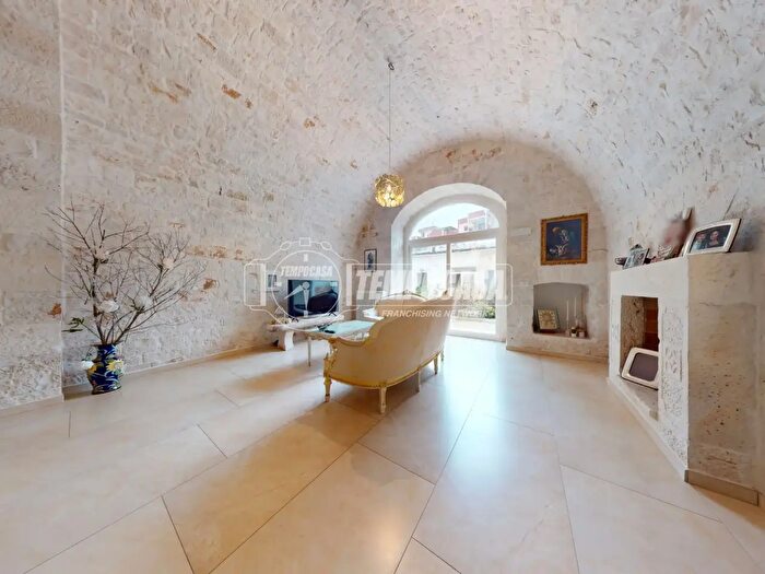 Casa quadrilocale in vendita in Via Noci, Turi