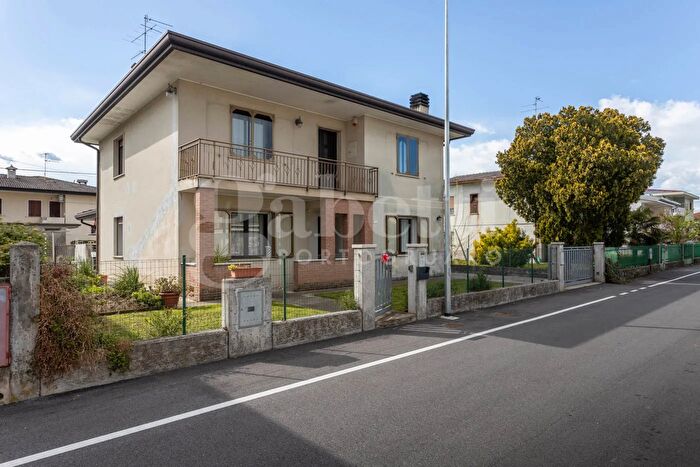 Casa con 5 locali in vendita in Via Puccini, San Stino di Livenza