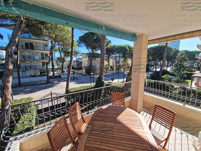 Appartamento con 5 locali in affitto in Viale Giugno, Milano Marittima, Cervia