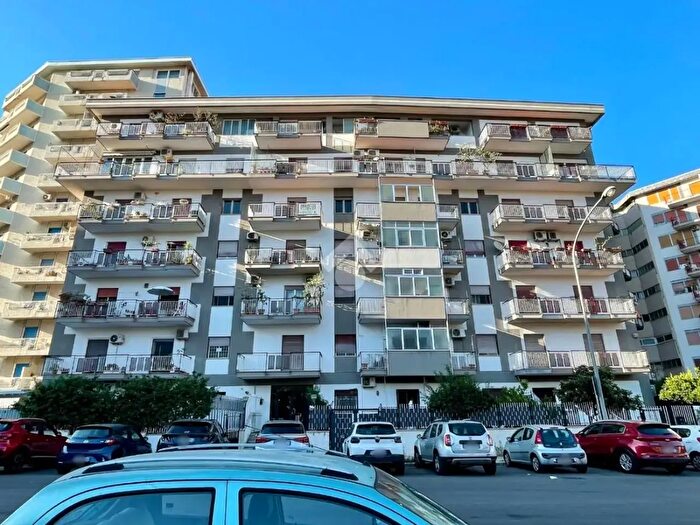Appartamento quadrilocale in vendita in Via Michele Titone, Palermo
