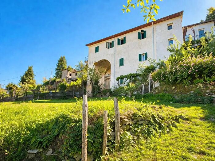 Casa quadrilocale in vendita in Localita Borseda, Calice Al Cornoviglio