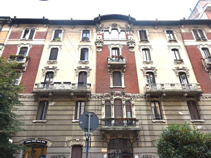 Appartamento trilocale in affitto in Via Federico Ozanam, Buenos Aires, Milano
