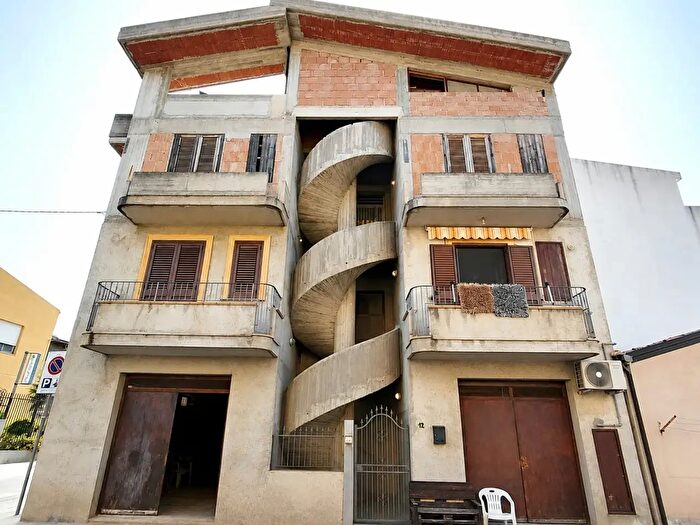 Appartamento trilocale in vendita in Via Aia, Falcone
