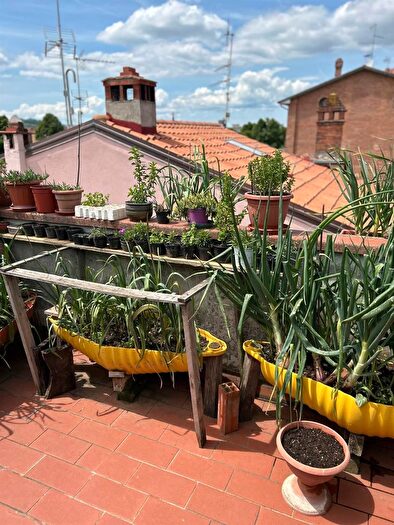 Appartamento con 5 locali in vendita in Arezzo