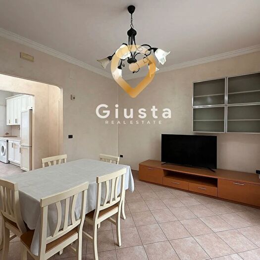 Appartamento trilocale in vendita in Largo delle Murge, Brindisi