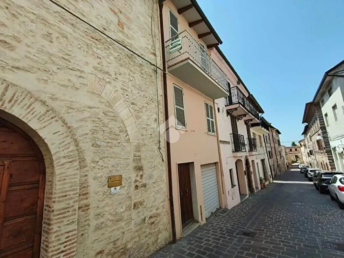Casa quadrilocale in vendita in Via Ippolito Borghesi, Sigillo