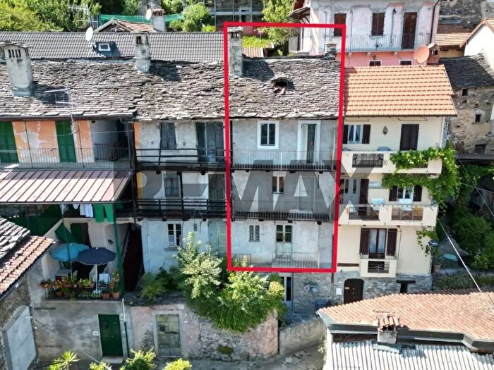 Appartamento quadrilocale in vendita in Rione Cadevecchio, Oggebbio