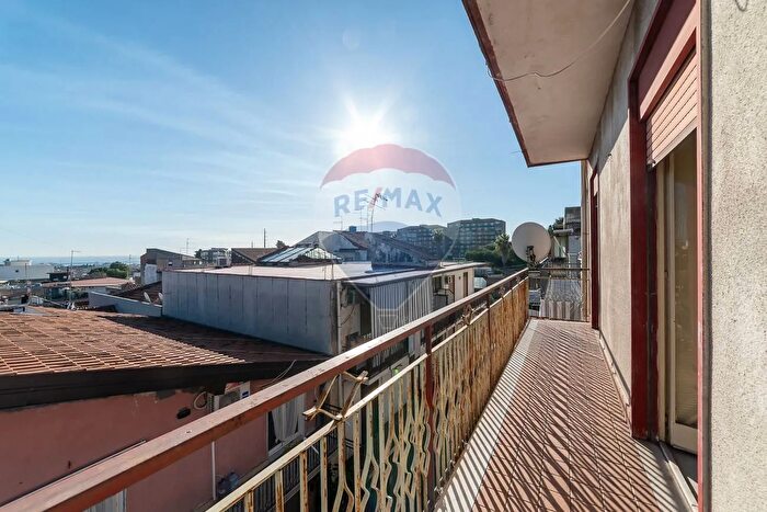 Appartamento con 6 locali in vendita in Via del Frantoio, Catania