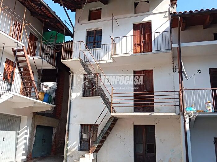 Appartamento con 6 locali in vendita in Samone