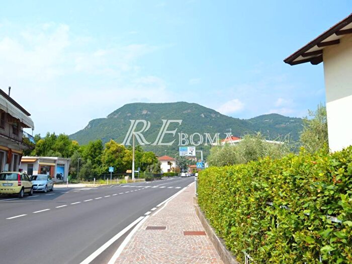 Casa con 10 locali in vendita in Via Zambellino Bolzati, Salo