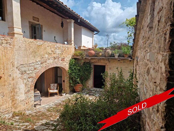 Casa con 11 locali in vendita in Barberino Tavarnelle