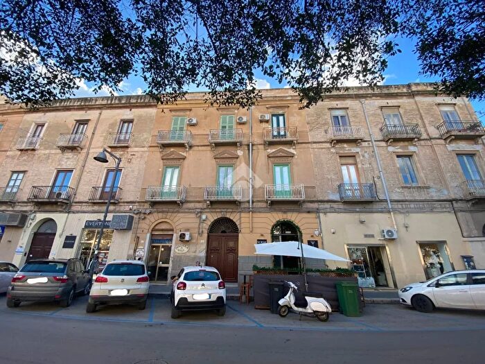 Appartamento trilocale in vendita in Via Giovanni Battista Fardella, Trapani