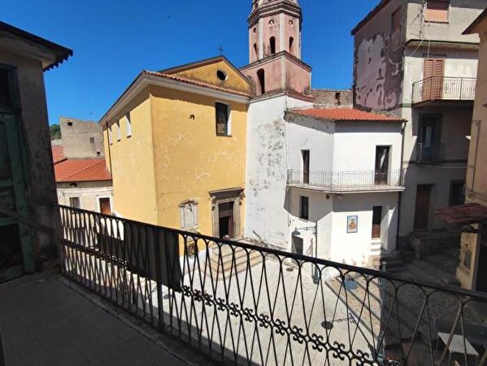 Appartamento trilocale in vendita in Piazza Vittoria, Pisciotta