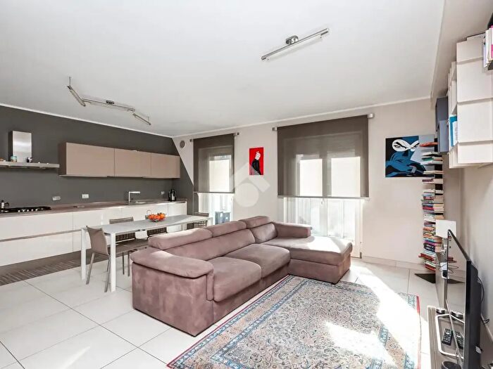 Appartamento quadrilocale in vendita in Via Ticineto, Torino