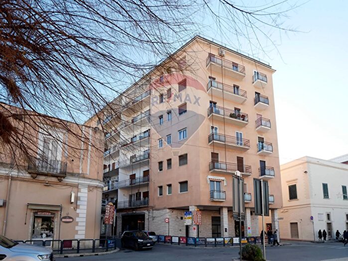 Appartamento con 6 locali in vendita in Corso Canio Musacchio, Gravina In Puglia