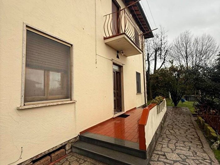 Casa trilocale in affitto in Via S Cristoforo, Cinque Vie, Massa