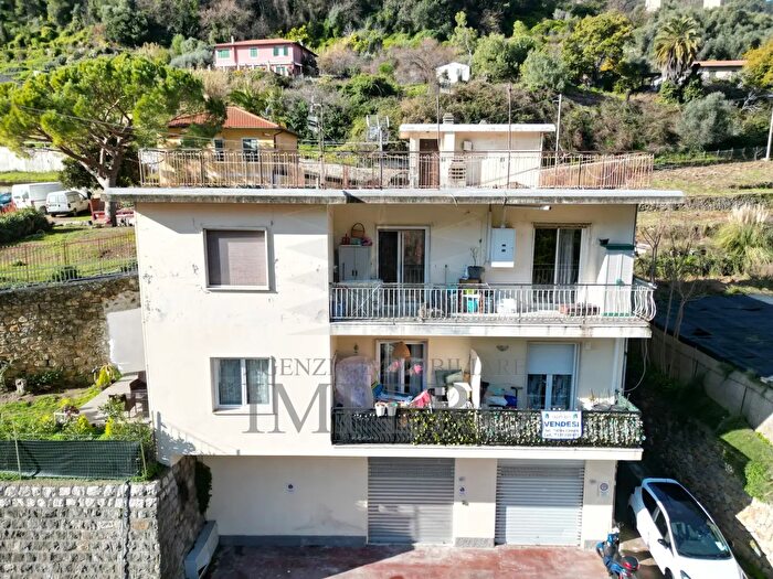 Appartamento trilocale in vendita in Via della Resistenza, Ventimiglia