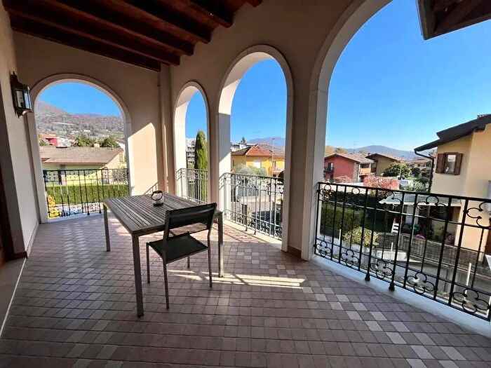 Appartamento quadrilocale in vendita in Via Borgosale, Ranica