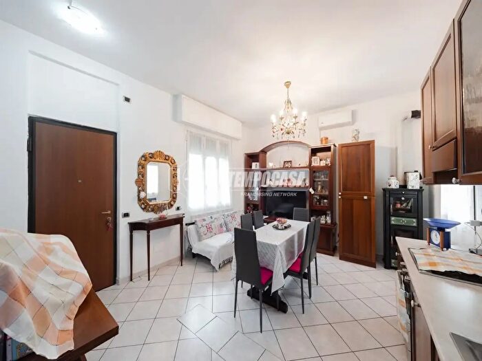 Casa trilocale in vendita in Antonio Meucci, Villasanta