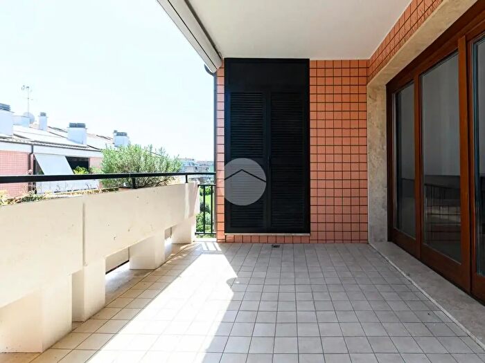 Appartamento trilocale in vendita in Via dei Cantelmo, Roma