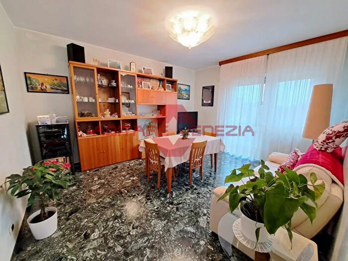 Appartamento quadrilocale in vendita in Via Lepanto, Venezia