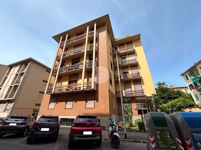 Appartamento con 5 locali in vendita in Via Giuseppe Sirtori, Firenze
